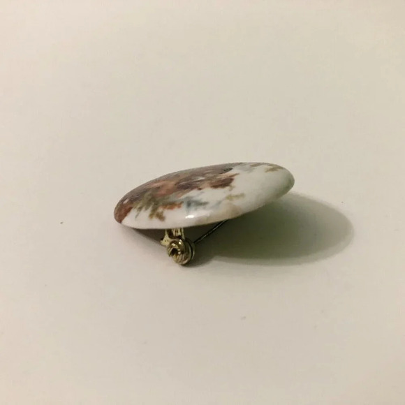 Vintage Painted Porcelain Courting Couple Oval Pin Brooch - Picture 8 of 12